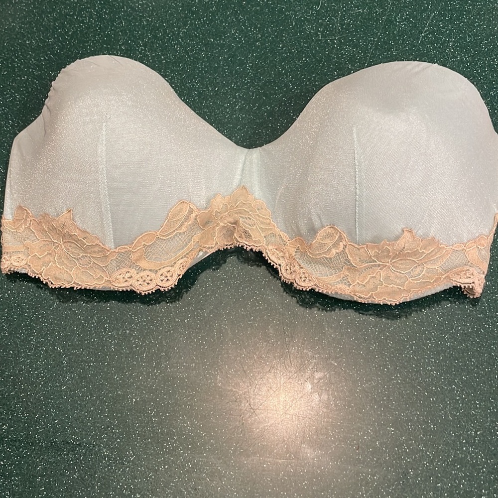Andres Sarda strapless bra 36E (36DD)